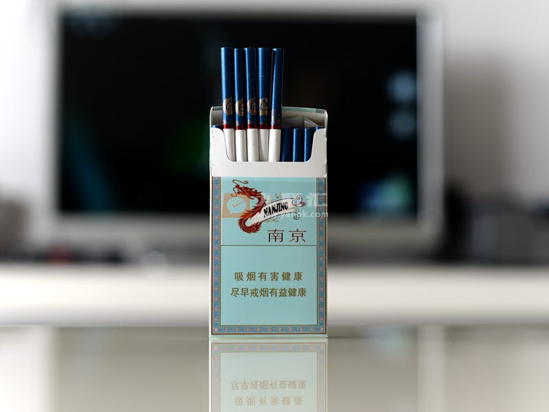 南京炫赫门香烟图片