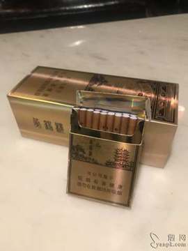 黄鹤楼雪之景系列又是一款没见过的爆珠,轻奢的感觉,细细的