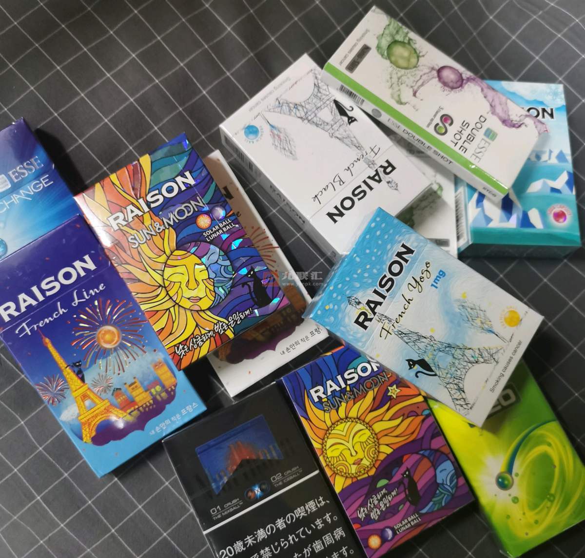 各种版本的韩国铁塔猫香烟