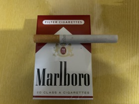 万宝路(硬红短美产免税)