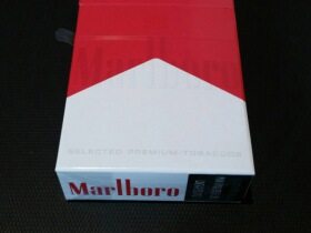 万宝路(硬红2.0南非免税版)