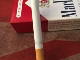 万宝路(硬红短美产免税)