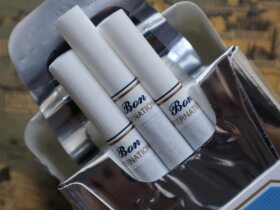 迪拜免税蓝bon,阿联酋的香烟品牌,5焦的,偏淡了点,整体还行,感觉