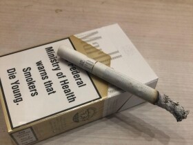 万宝路(硬白金尼日利亚完税版)