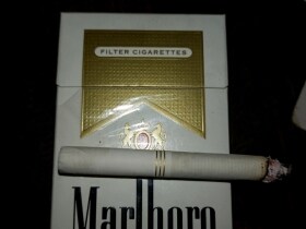 万宝路(硬白金美免税版)