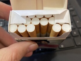 万宝路(硬红欧盟免税版)