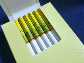 1,中支带保湿贴,烟嘴流光溢彩,原始森林年份松树的香-点评龙烟(红松香