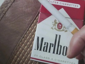 万宝路(硬红短美产免税)