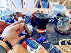 万宝路(硬红短支美产加税版)