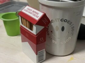 万宝路(硬红2.0南非免税版)