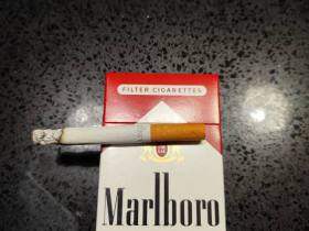 万宝路(硬红短美产免税)