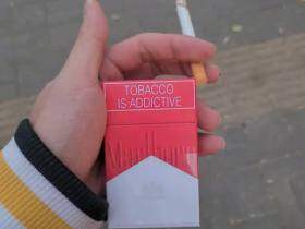 万宝路(硬红2.0南非免税版)