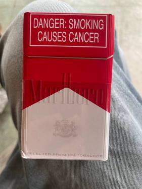 万宝路(硬红2.0南非免税版)