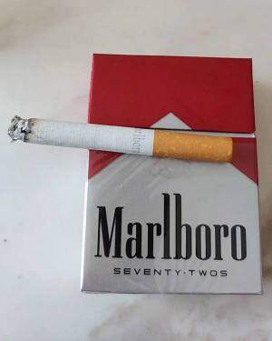 万宝路(硬红72S美税版)