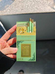 黄山(红方印金细支)