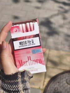 万宝路(草莓爆珠细支韩税版)